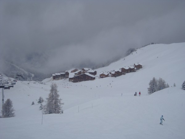 VUE SUR SOLEIL DE LA PISTE DE LA BERGERIE.JPG