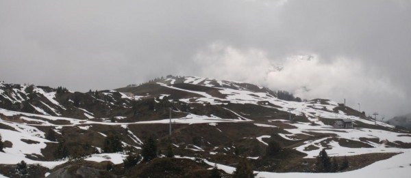 Vue vers Dou du Praz mai 2010.jpg